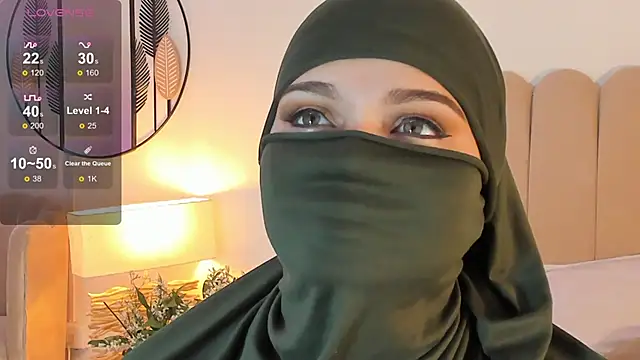 Snapshot of anna-henao chatting on 01.11.25 anna-henao online show from 01.11.25