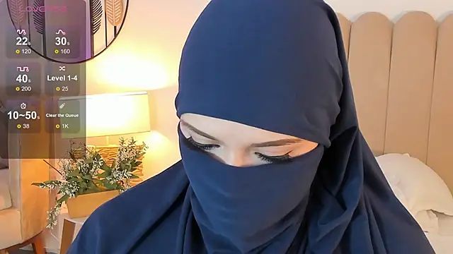 Snapshot of anna-henao chatting on 01.28.25 anna-henao online show from 01.28.25