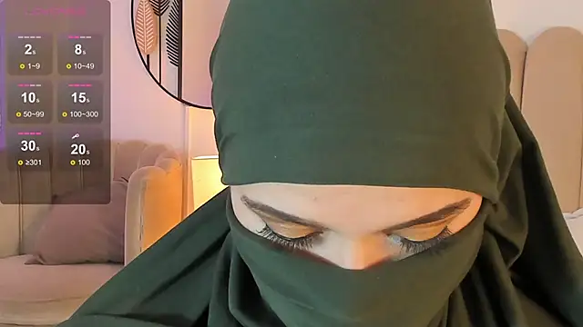 Snapshot of anna-henao chatting on 02.14.25 anna-henao online show from 02.14.25