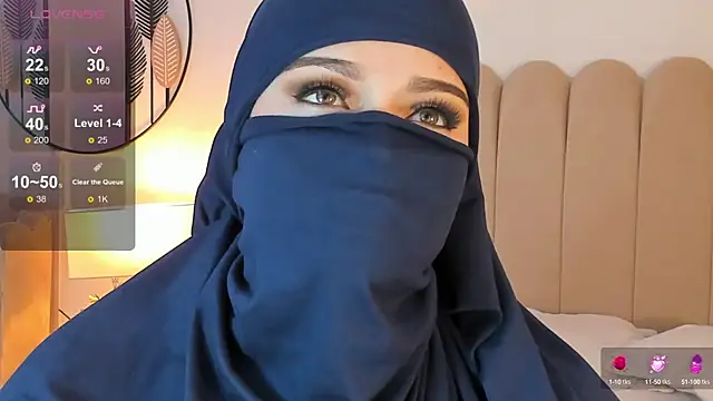 Snapshot of anna-henao chatting on 02.20.25 anna-henao online show from 02.20.25