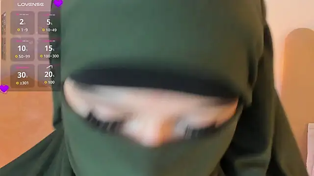 Snapshot of anna-henao chatting on 09.15.25 anna-henao online show from 09.15.25