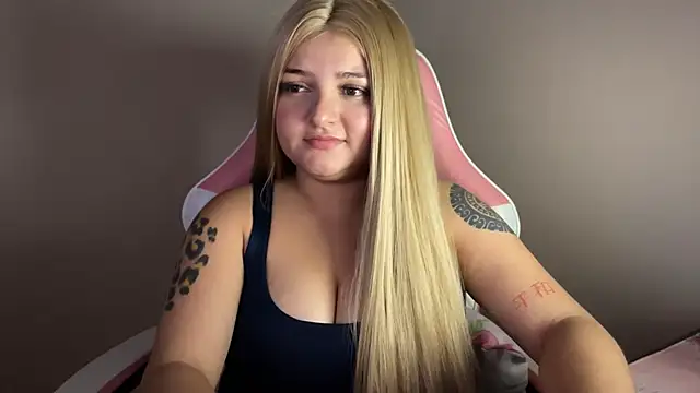 SweetPaige  online show from 01.23.25