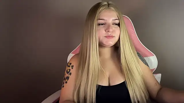 SweetPaige  online show from 01.24.25