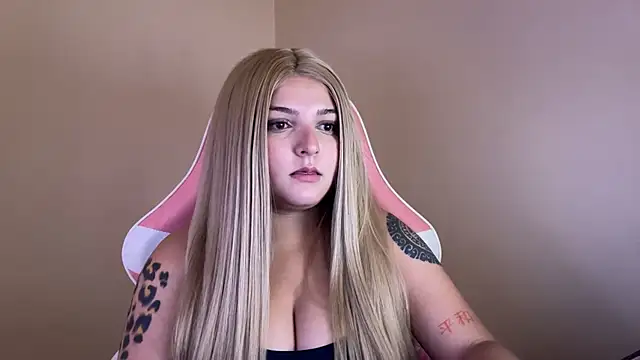 SweetPaige  online show from 01.26.25