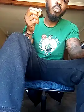 Snapshot of Goodsense chatting on 12.21.24 Goodsense online show from 12.21.24