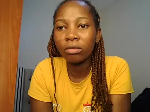 Snapshot of Petitiebooty chatting on 02.07.25 Petitiebooty online show from 02.07.25