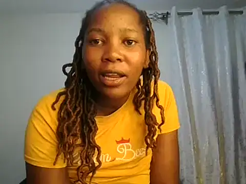 Snapshot of Petitiebooty chatting on 03.03.25 Petitiebooty online show from 03.03.25