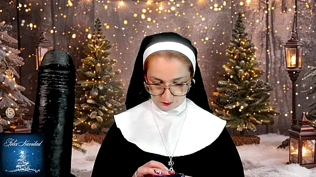 Snapshot of helenas_fantasy chatting on 12.24.24 helenas fantasy online show from 12.24.24