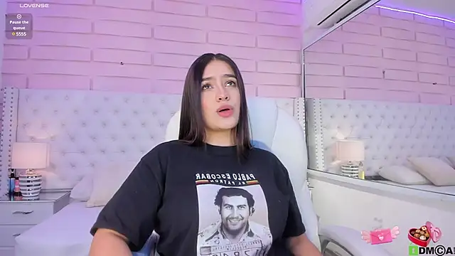 Snapshot of Yaaky_ chatting on 01.22.25 Yaaky online show from 01.22.25