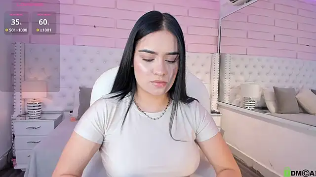 Snapshot of Yaaky_ chatting on 02.17.25 Yaaky online show from 02.17.25