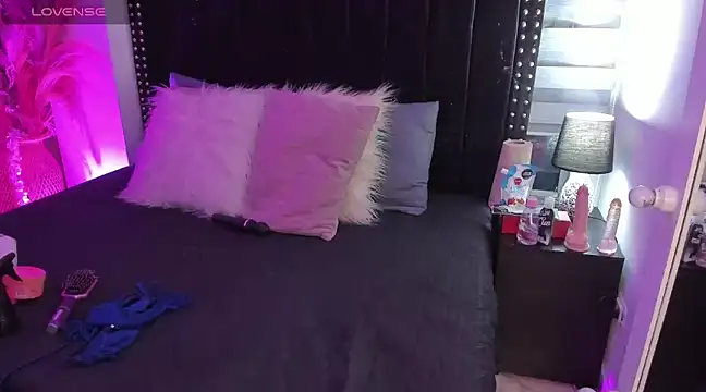 Snapshot of Sofiia-Rubb chatting on 02.15.25 Sofiia-Rubb online show from 02.15.25