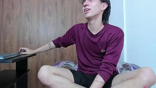 Snapshot of JeanRam18 chatting on 10.08.25 JeanRam18 online show from 10.08.25