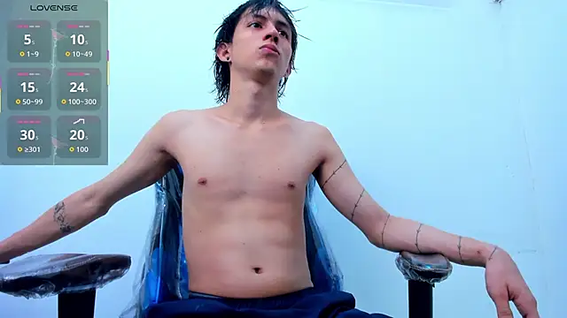 Snapshot of JeanRam18 chatting on 10.31.25 JeanRam18 online show from 10.31.25