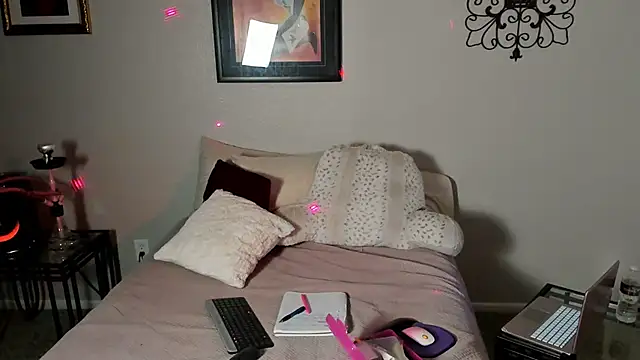 yiauana online show from 02.22.25