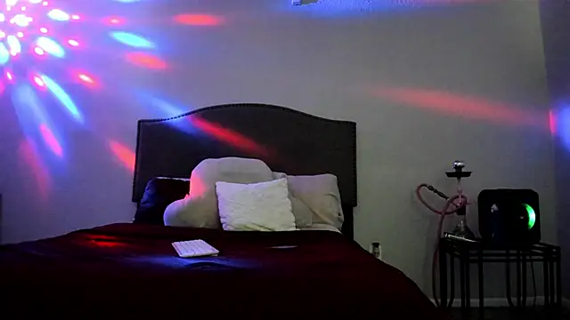 yiauana online show from 09.09.25