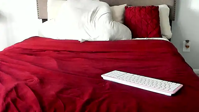 yiauana online show from 09.23.25