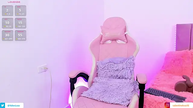 Snapshot of catty_20 chatting on 03.07.25 catty 20 online show from 03.07.25