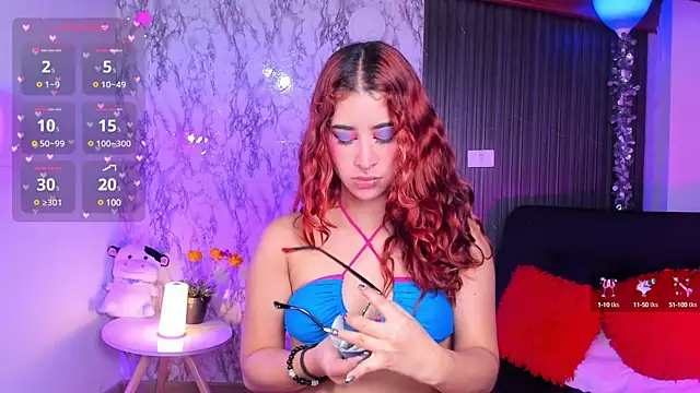 Snapshot of chloe_blue chatting on 01.27.25 chloe blue online show from 01.27.25