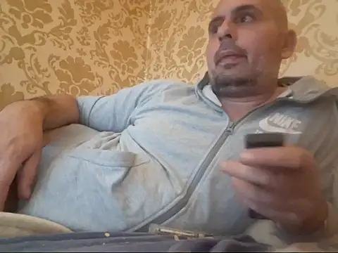 Snapshot of Basszos88i chatting on 09.27.25 Basszos88i online show from 09.27.25