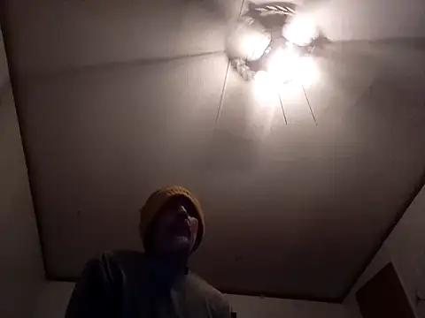 Snapshot of Xoc8_ chatting on 12.07.24 Xoc8  online show from 12.07.24