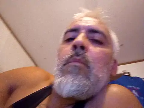 Snapshot of Xoc8_ chatting on 12.18.24 Xoc8  online show from 12.18.24