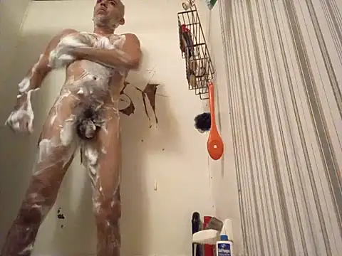 Snapshot of Xoc8_ chatting on 12.31.24 Xoc8  online show from 12.31.24