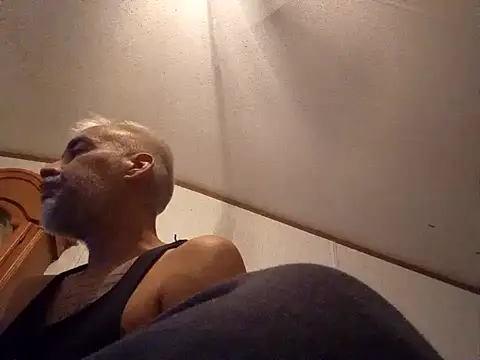 Snapshot of Xoc8_ chatting on 01.15.25 Xoc8  online show from 01.15.25