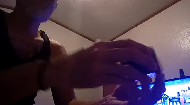 Snapshot of Xoc8_ chatting on 02.10.25 Xoc8  online show from 02.10.25