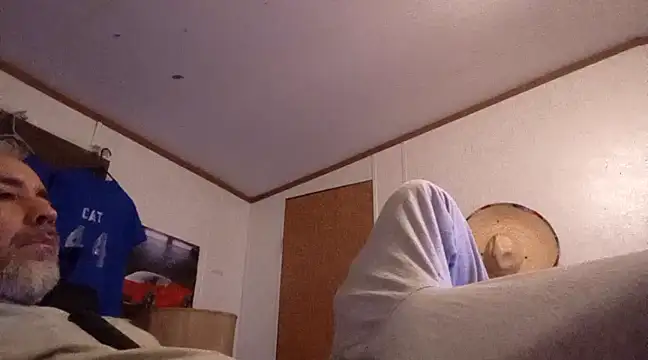 Snapshot of Xoc8_ chatting on 02.15.25 Xoc8  online show from 02.15.25