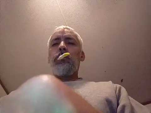 Snapshot of Xoc8_ chatting on 02.22.25 Xoc8  online show from 02.22.25