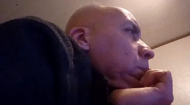 Snapshot of Xoc8_ chatting on 03.01.25 Xoc8  online show from 03.01.25