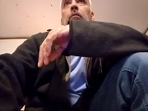 Snapshot of Xoc8_ chatting on 03.20.25 Xoc8  online show from 03.20.25