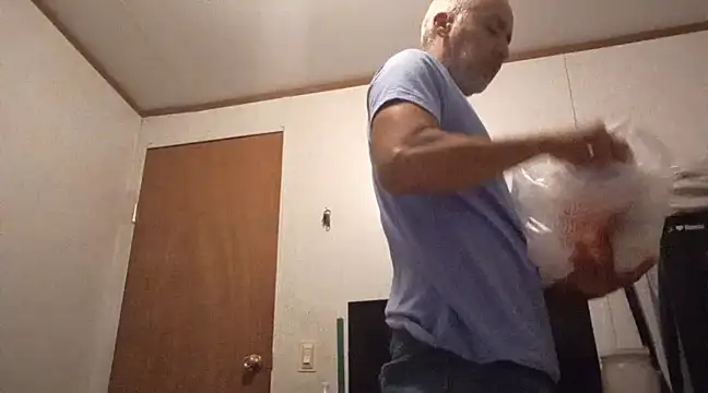 Snapshot of Xoc8_ chatting on 03.21.25 Xoc8  online show from 03.21.25