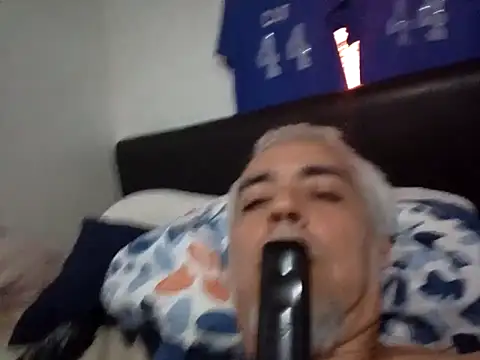 Snapshot of Xoc8_ chatting on 09.08.25 Xoc8  online show from 09.08.25