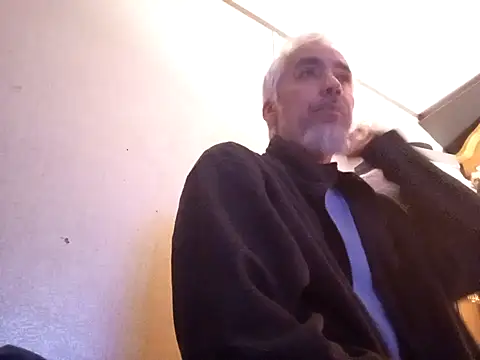 Snapshot of Xoc8_ chatting on 09.24.25 Xoc8  online show from 09.24.25