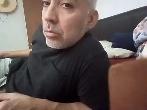 Snapshot of Xoc8_ chatting on 10.15.25 Xoc8  online show from 10.15.25