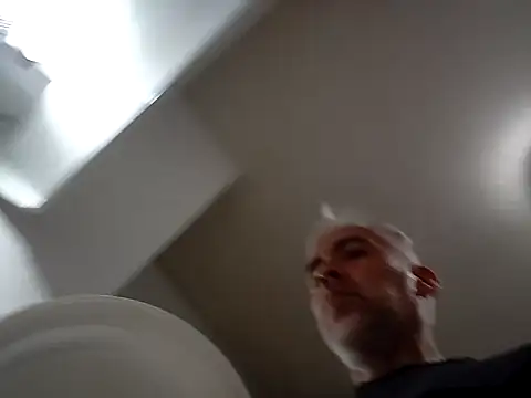 Snapshot of Xoc8_ chatting on 10.19.25 Xoc8  online show from 10.19.25