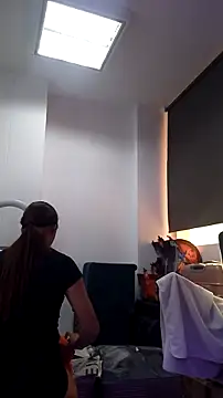 AnthonelaDuque online show from 11.11.25