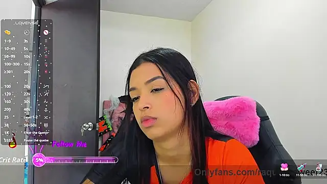 Snapshot of raquelle_sweet2 chatting on 11.01.25 raquelle sweet2 online show from 11.01.25