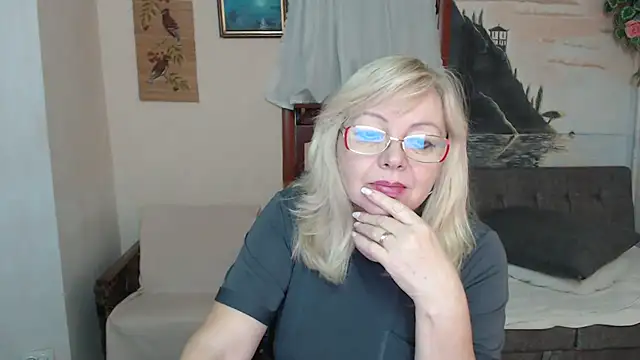 EvelynLoveShy online show from 11.14.25