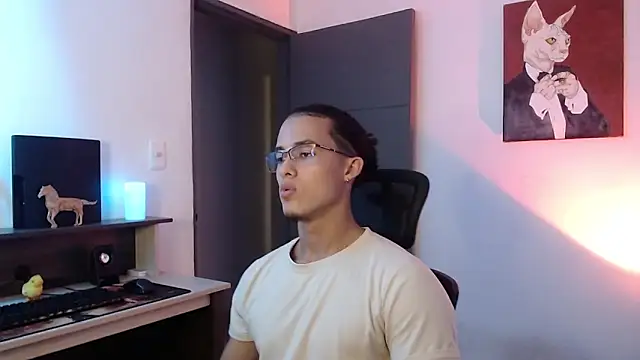 Snapshot of alejo_x3 chatting on 12.27.24 alejo x3 online show from 12.27.24