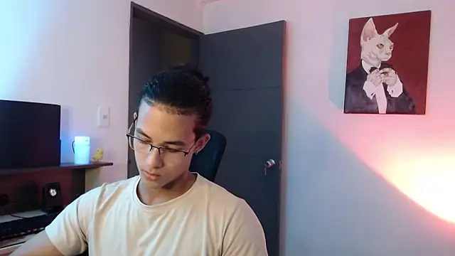 Snapshot of alejo_x3 chatting on 02.19.25 alejo x3 online show from 02.19.25