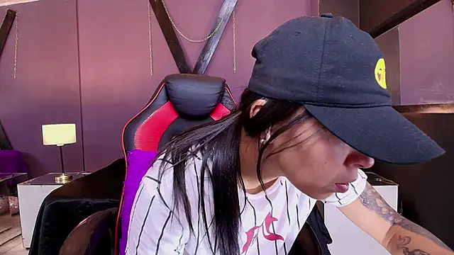 Snapshot of Juliet_Nasty chatting on 03.04.25 Juliet Nasty online show from 03.04.25