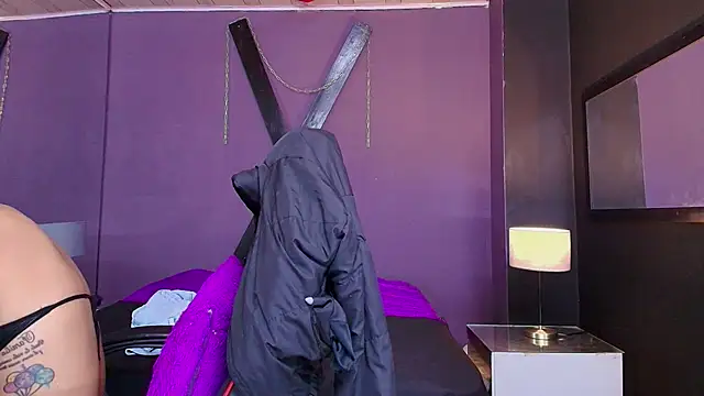Snapshot of Juliet_Nasty chatting on 03.19.25 Juliet Nasty online show from 03.19.25