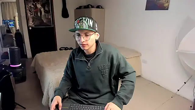 a lejandro 0 8 online show from 12.14.24