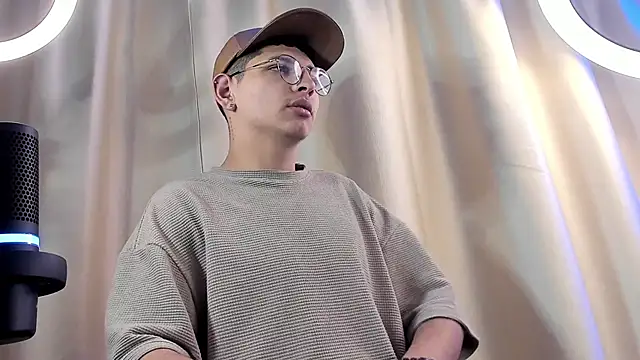 a lejandro 0 8 online show from 02.05.25