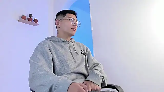 a lejandro 0 8 online show from 02.26.25