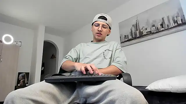 a lejandro 0 8 online show from 03.10.25