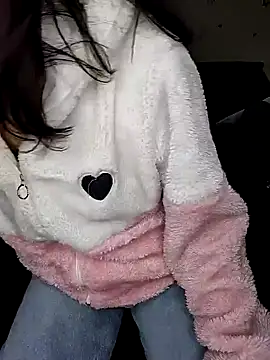 Snapshot of Leeeezzzz_roy chatting on 12.18.24 Leeeezzzz roy online show from 12.18.24