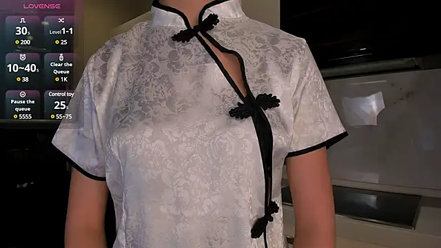 Snapshot of new_Claire chatting on 01.12.25 new Claire online show from 01.12.25